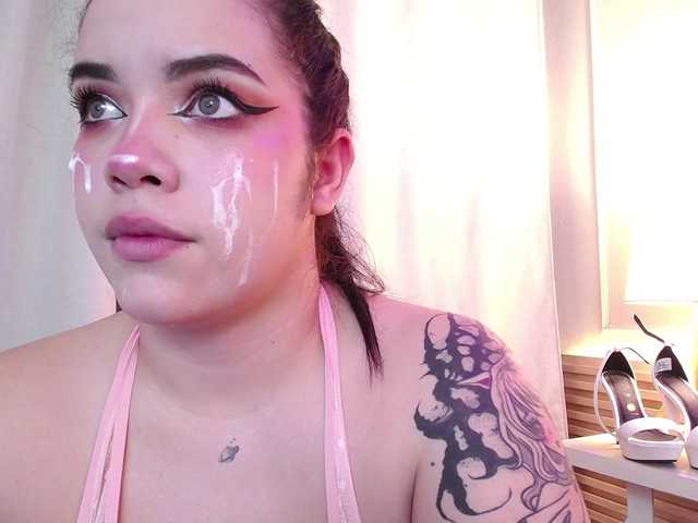 Annybutty live cam on BongaCams