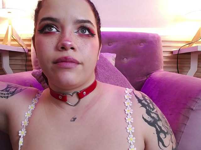 Annybutty live webcam show