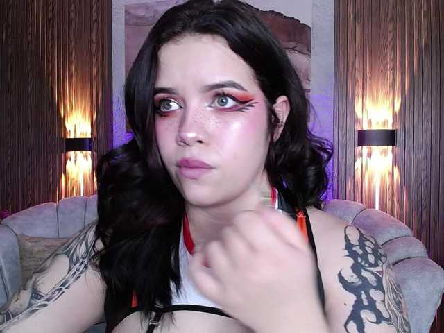 Annybutty live cam on BongaCams