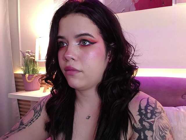 Annybutty live cam on BongaCams