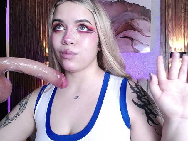 Annybutty live cam on BongaCams
