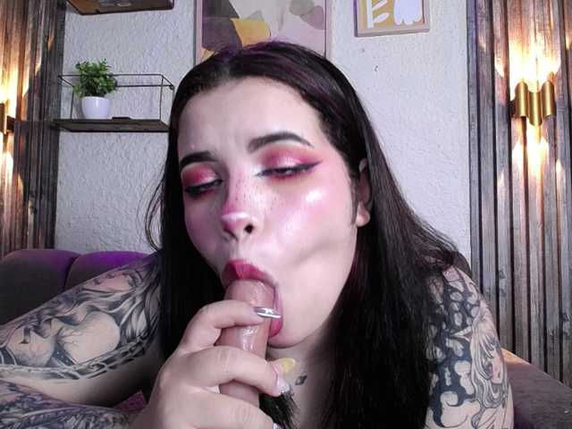 Annybutty live cam on BongaCams