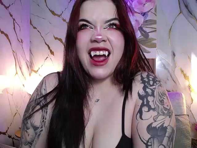 Annybutty live cam on BongaCams
