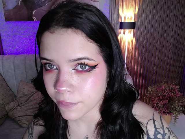 Annybutty live cam on BongaCams