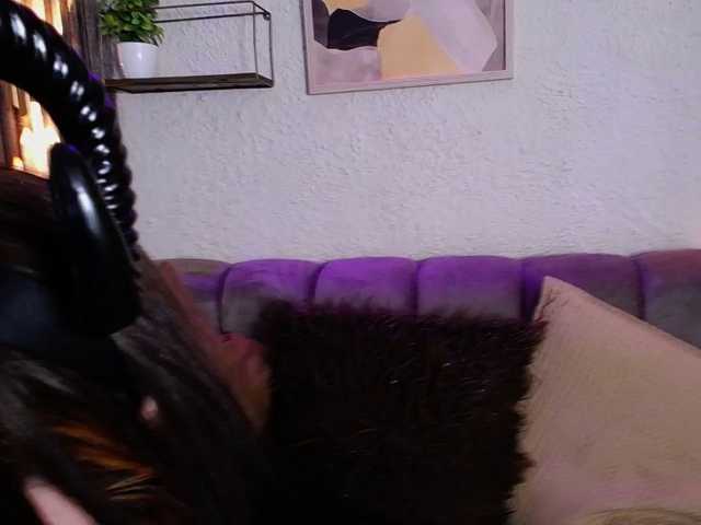 Annybutty live cam on BongaCams