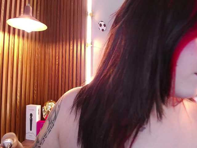 Annybutty live cam on BongaCams