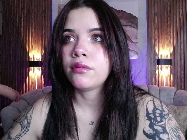 Annybutty live cam on BongaCams