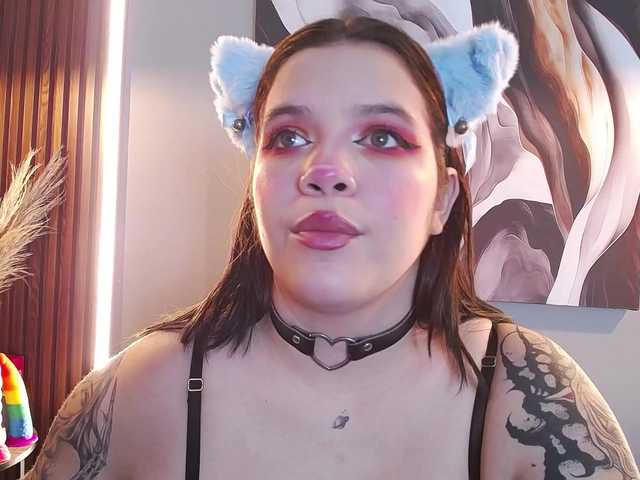 Annybutty live cam on BongaCams