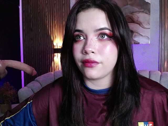 Annybutty live cam on BongaCams