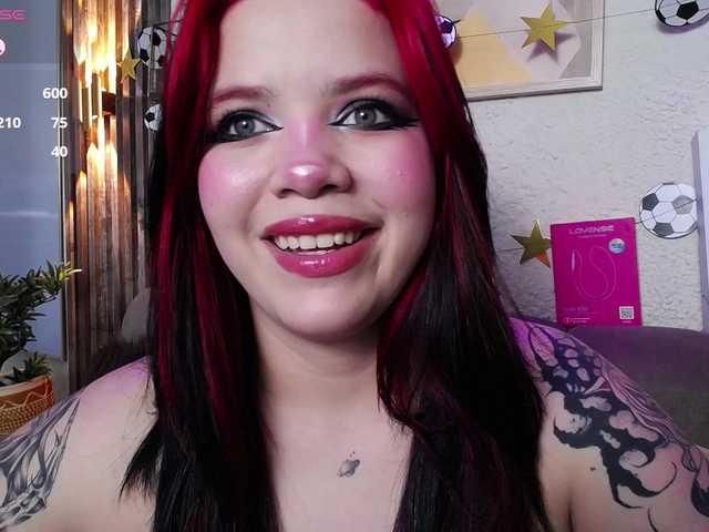 Annybutty live cam on BongaCams