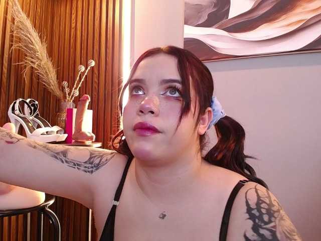 Annybutty live cam on BongaCams