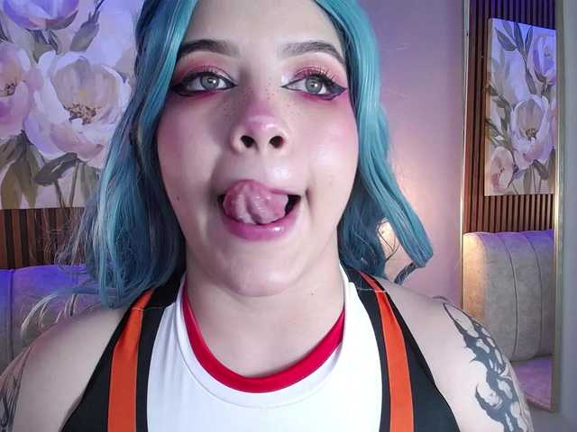 Annybutty live cam on BongaCams