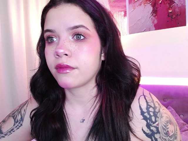 Annybutty live cam on BongaCams