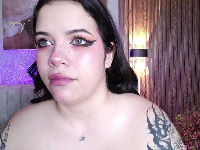 Annybutty live webcam show