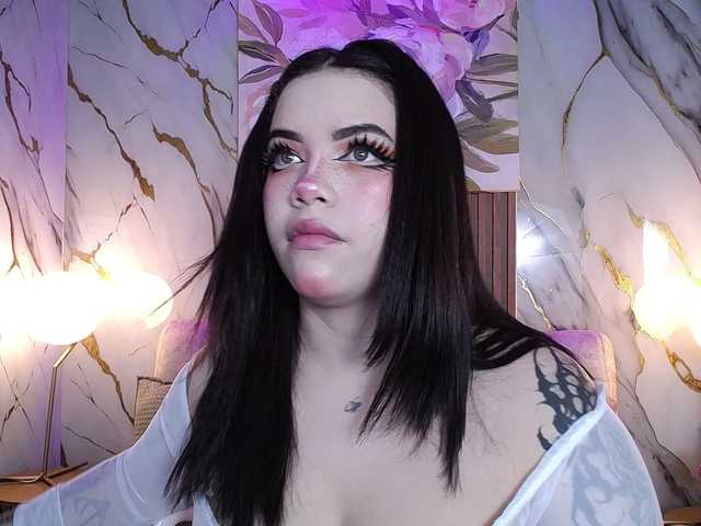 Annybutty live cam on BongaCams