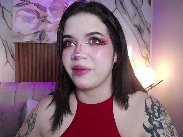 Annybutty live cam on BongaCams