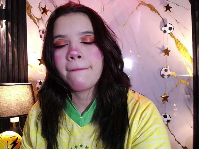 Annybutty live cam on BongaCams