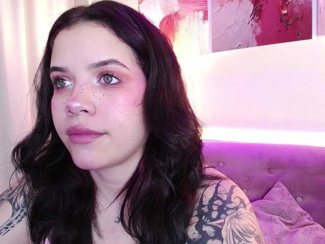 Annybutty live webcam show