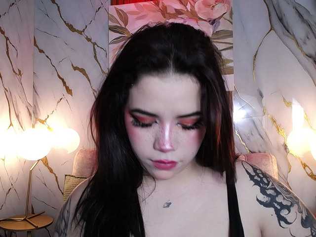 Annybutty live cam on BongaCams