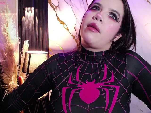 Annybutty live cam on BongaCams