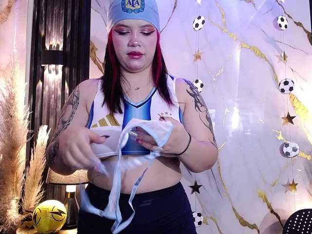 Annybutty live cam on BongaCams