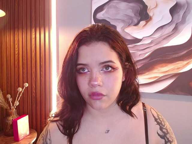 Annybutty live cam on BongaCams
