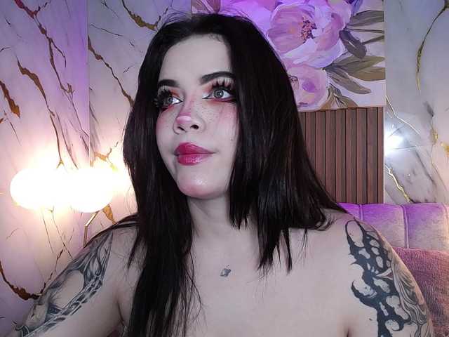 Annybutty live cam on BongaCams