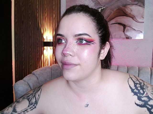 Annybutty live cam on BongaCams