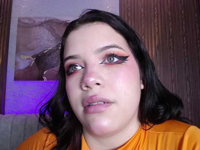Annybutty live cam on BongaCams