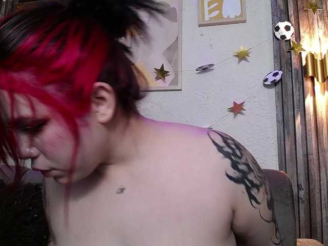 Annybutty live cam on BongaCams