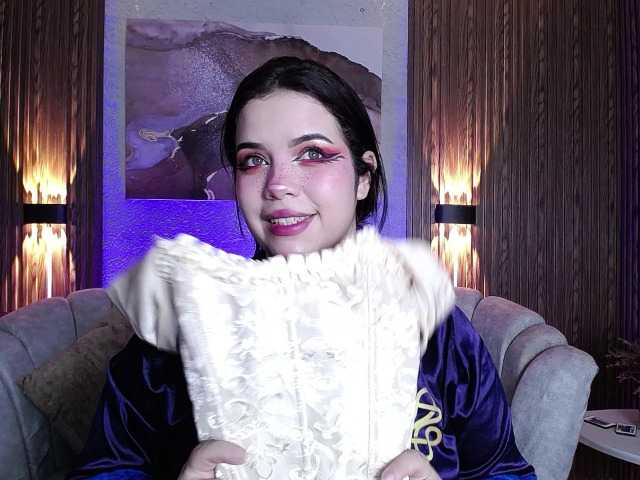 Annybutty live cam on BongaCams