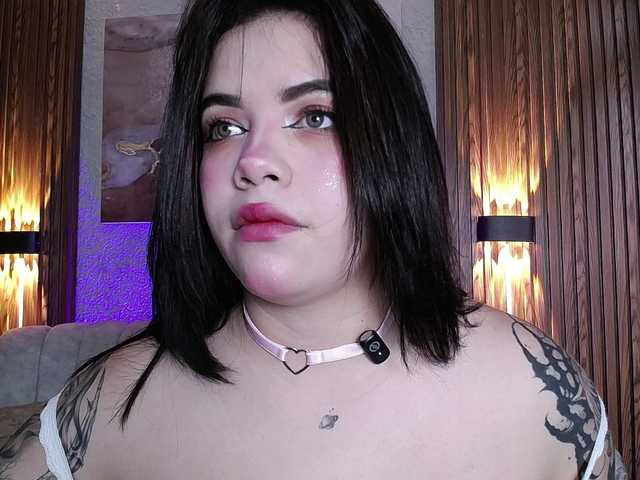Annybutty live cam on BongaCams