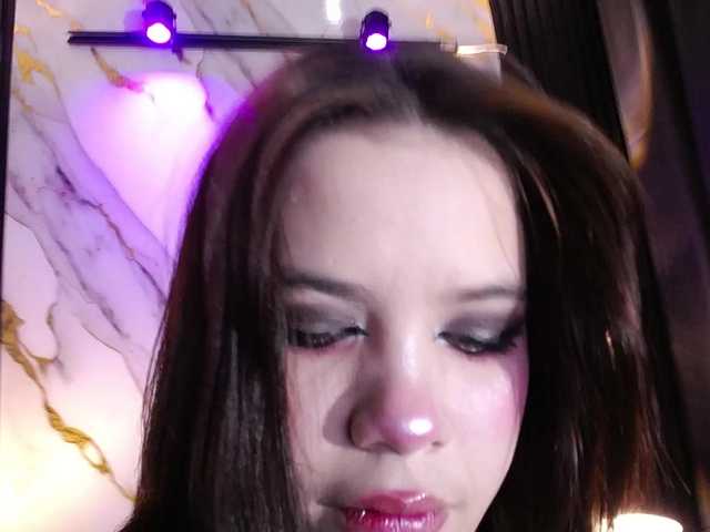 Annybutty live cam on BongaCams