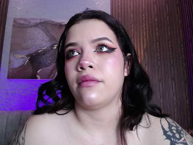 Annybutty live webcam show