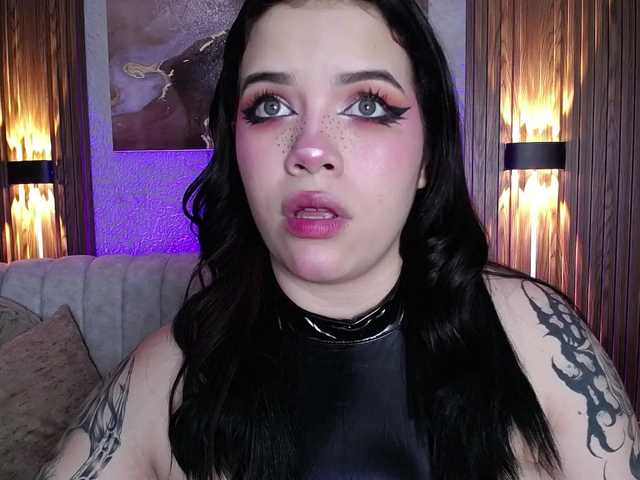 Annybutty live cam on BongaCams