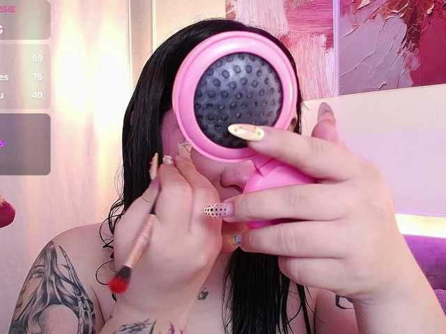 Annybutty live cam on BongaCams