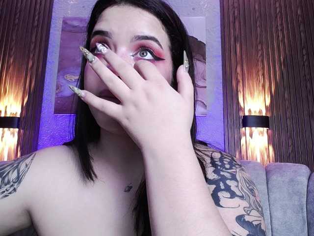 Annybutty live cam on BongaCams
