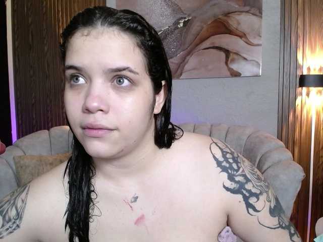 Annybutty live cam on BongaCams