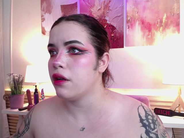 Annybutty live cam on BongaCams