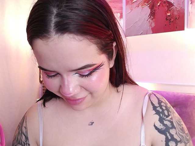 Annybutty live cam on BongaCams