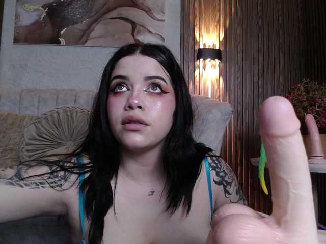 Annybutty live cam on BongaCams