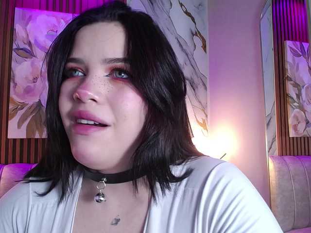 Annybutty live cam on BongaCams