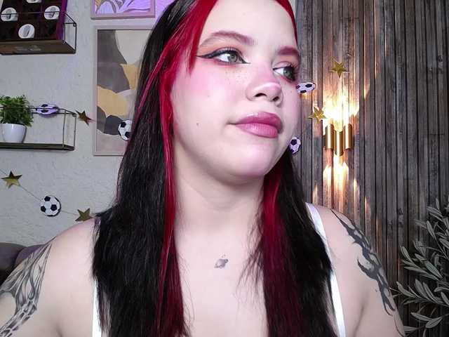 Annybutty live cam on BongaCams