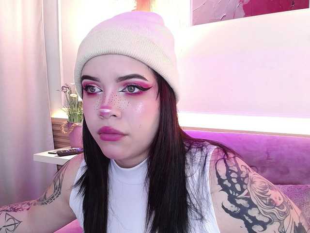 Annybutty live cam on BongaCams