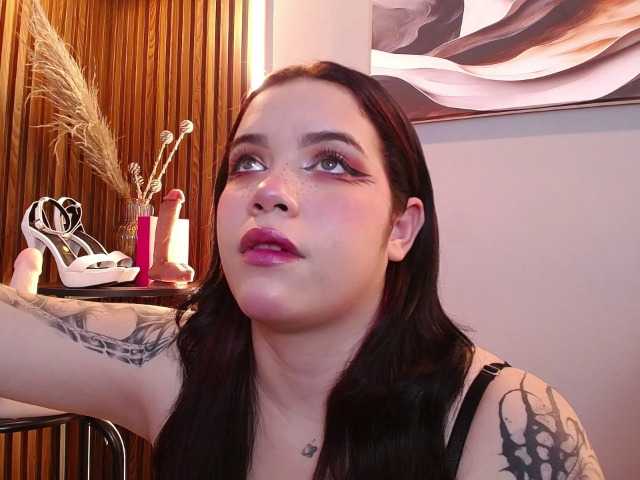 Annybutty live webcam show