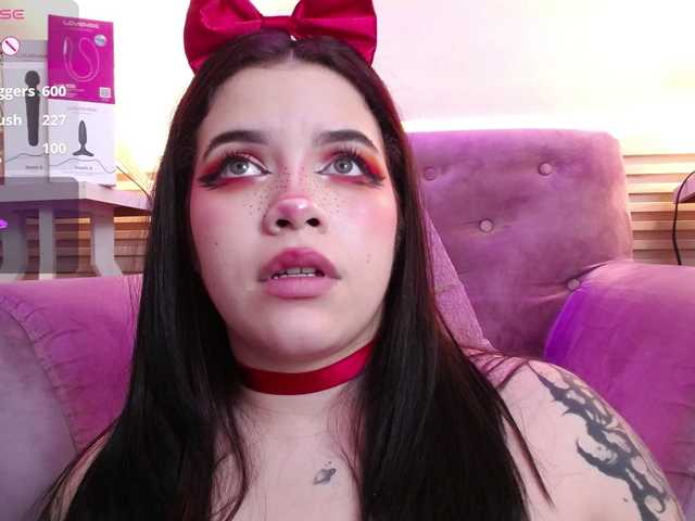 Annybutty live cam on BongaCams