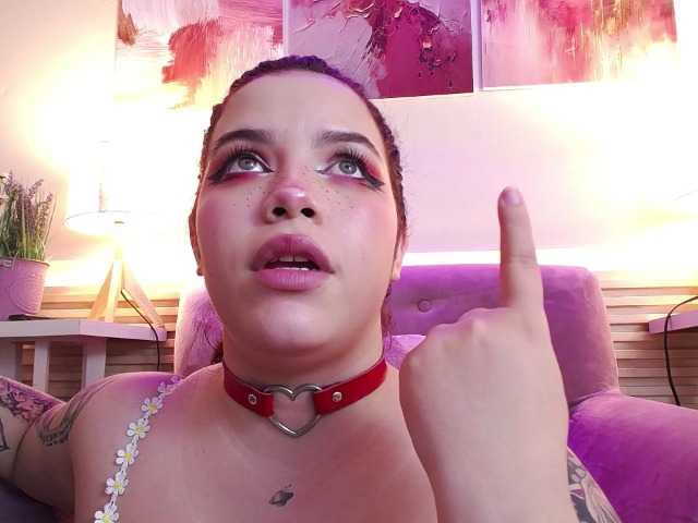 Annybutty live webcam show