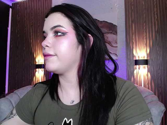 Annybutty live webcam show
