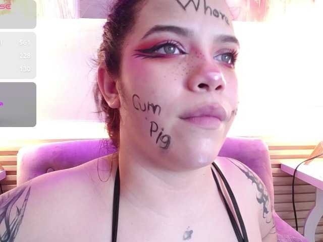 Annybutty live cam on BongaCams