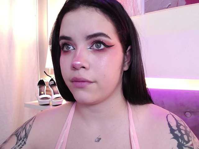 Annybutty live cam on BongaCams